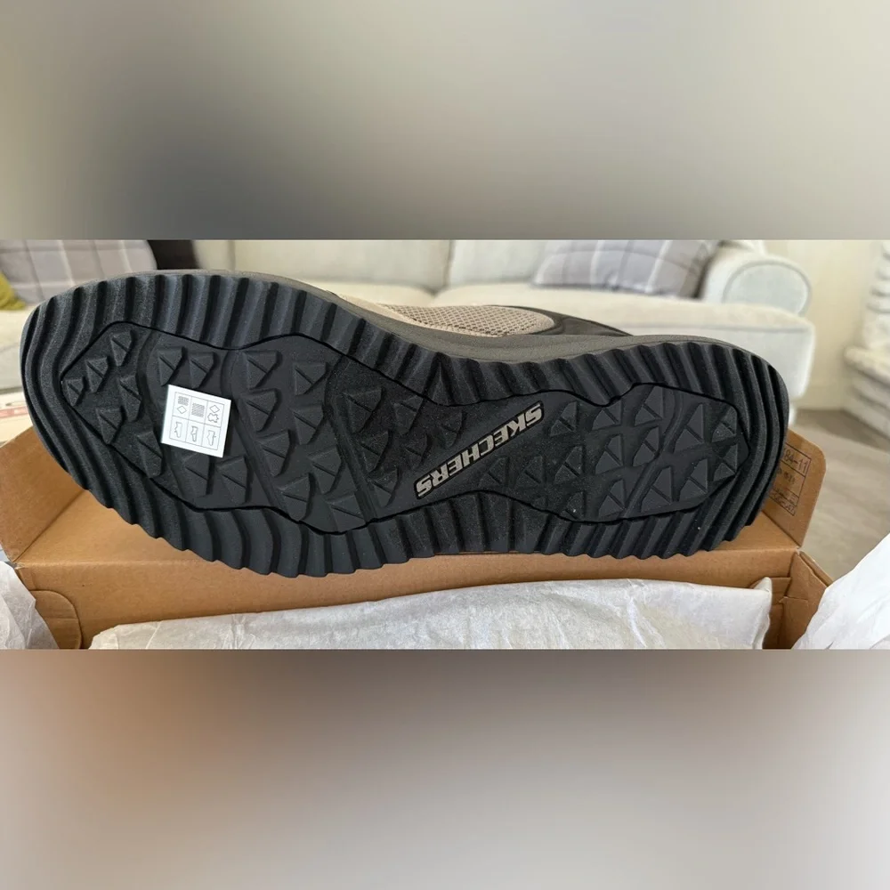 NIB/NWT Men’s Skechers Black and Taupe Walking Sneakers. - Picture 16 of 16